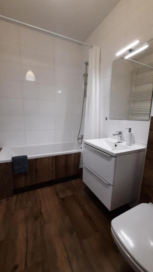 Ursa - Wygodny Apartament I Bezplatny Parking Na Miejscu Appartement Warschau Buitenkant foto