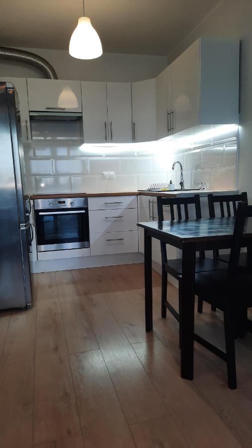Ursa - Wygodny Apartament I Bezplatny Parking Na Miejscu Appartement Warschau Buitenkant foto