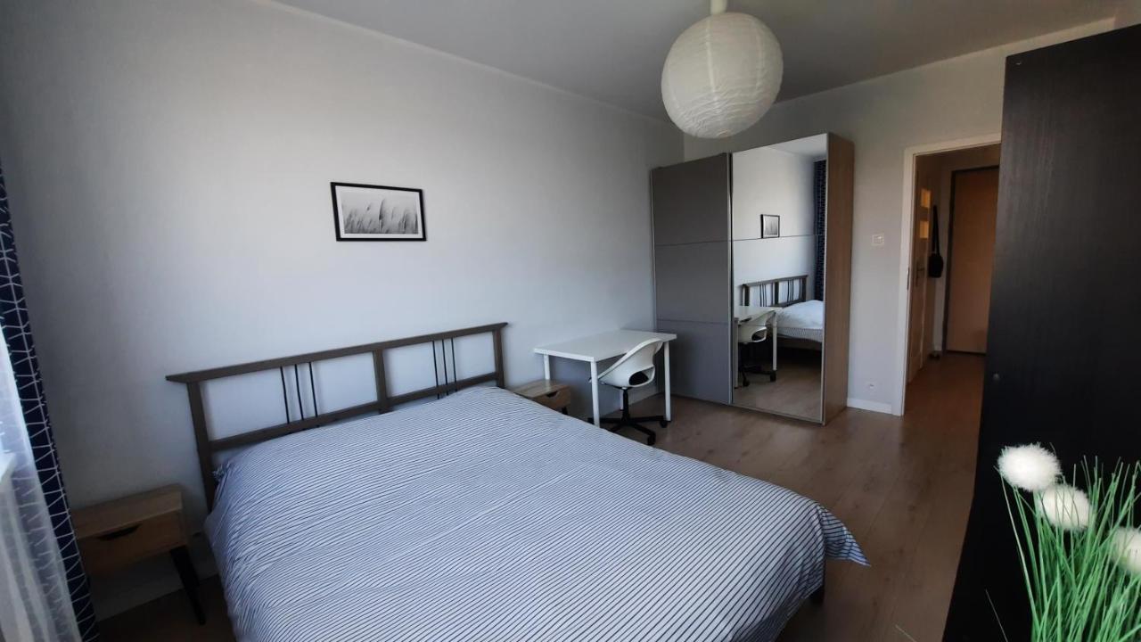 Ursa - Wygodny Apartament I Bezplatny Parking Na Miejscu Appartement Warschau Buitenkant foto